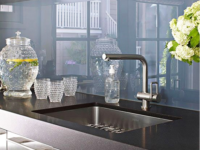 backsplash cermin