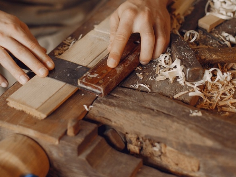 Begini Proses Finishing Kayu dengan HPL, Cat Duco, dan Melamik Begini Proses Finishing Kayu dengan HPL, Cat Duco, dan Melamik