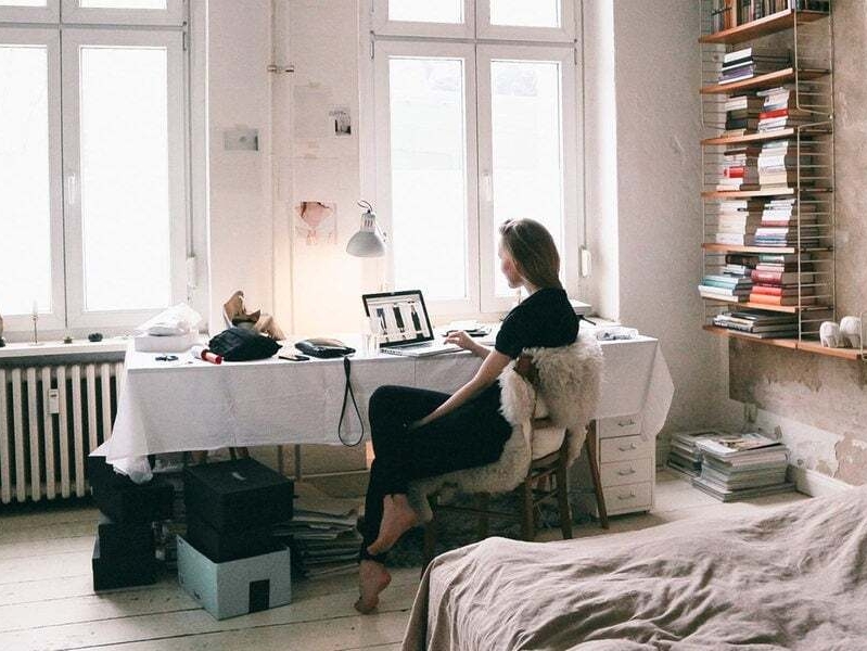 WFH Lebih Produktif, Inilah Tips Desain Ruang Kerja di Rumah yang Inspiratif WFH Lebih Produktif, Inilah Tips Desain Ruang Kerja di Rumah yang Inspiratif