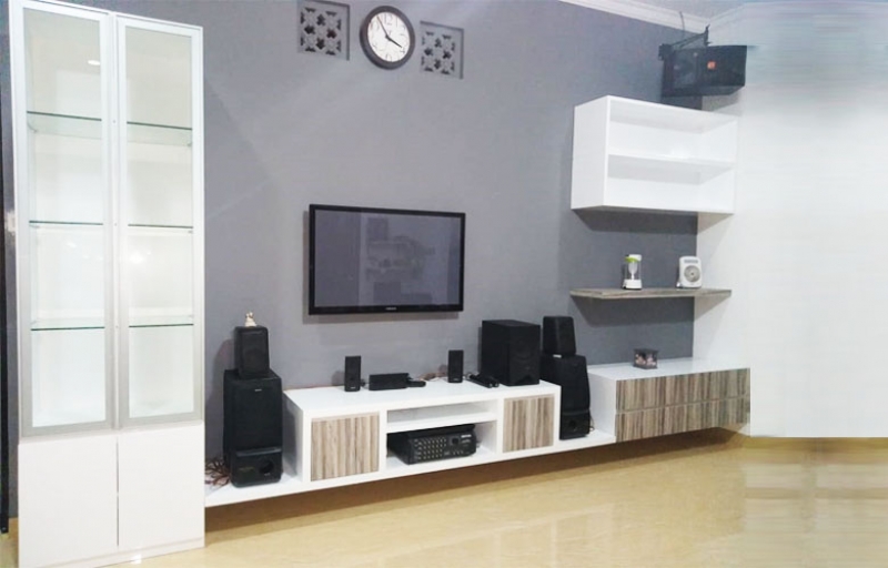 Meja TV Minimalis
